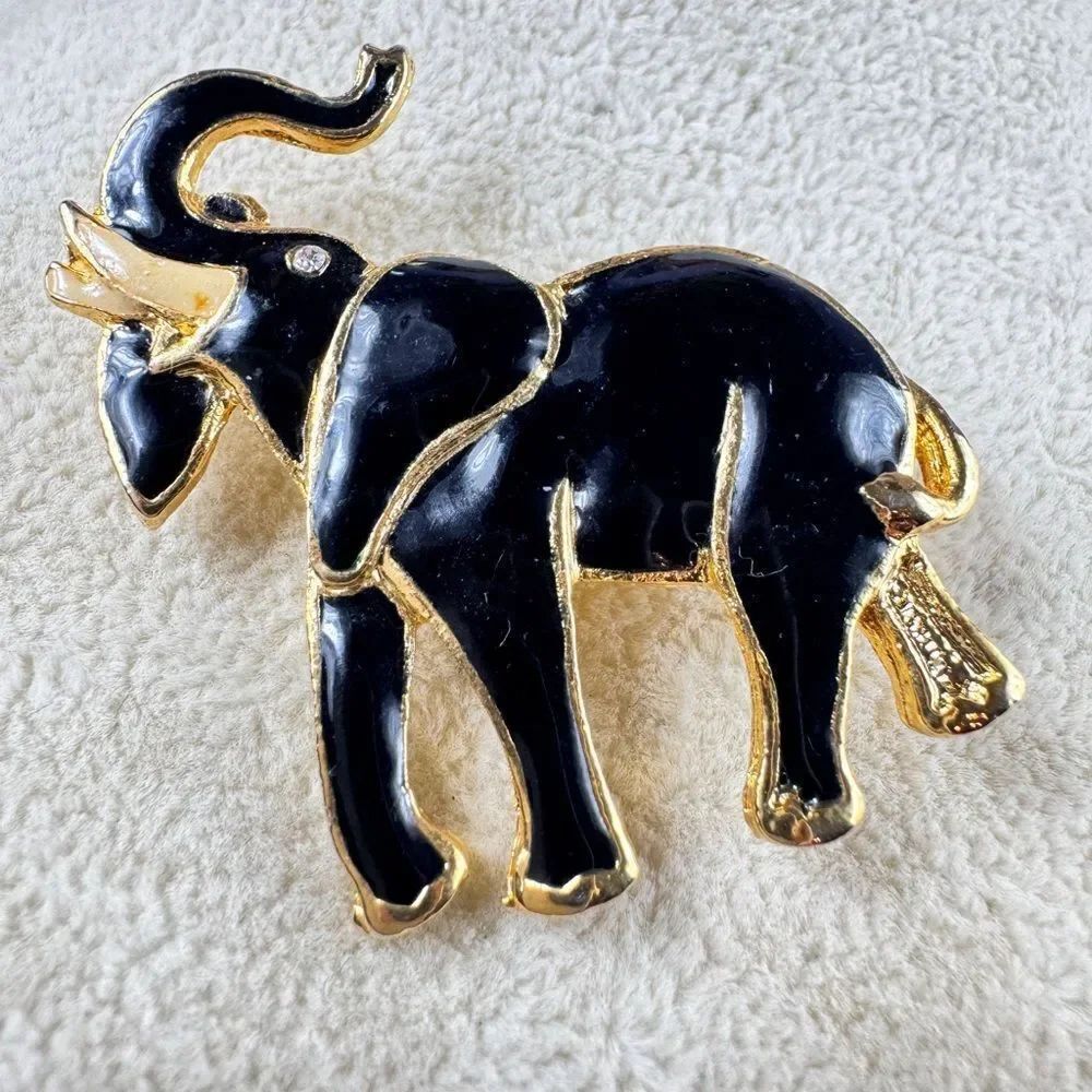 Vintage Elephant Brooch - Made in Thailand